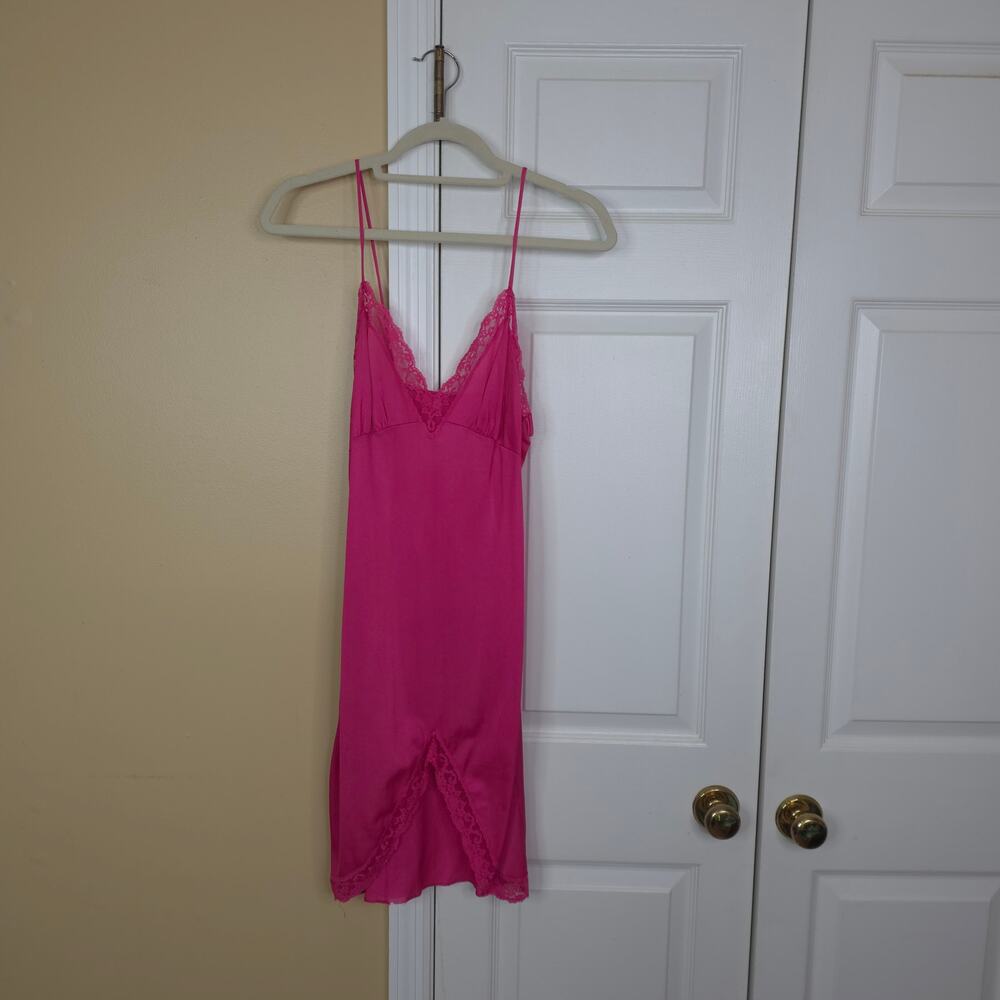 Vintage Y2K Lace-Trim Satin Slip Chemise Nightgown in Pink Size S